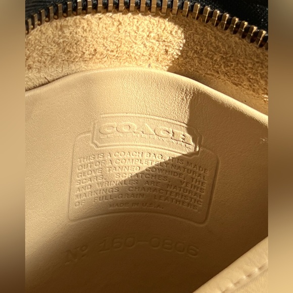 Vintage Coach Purse cream colour~preloved~has some belt rubbing damage on back - Picture 3 of 5